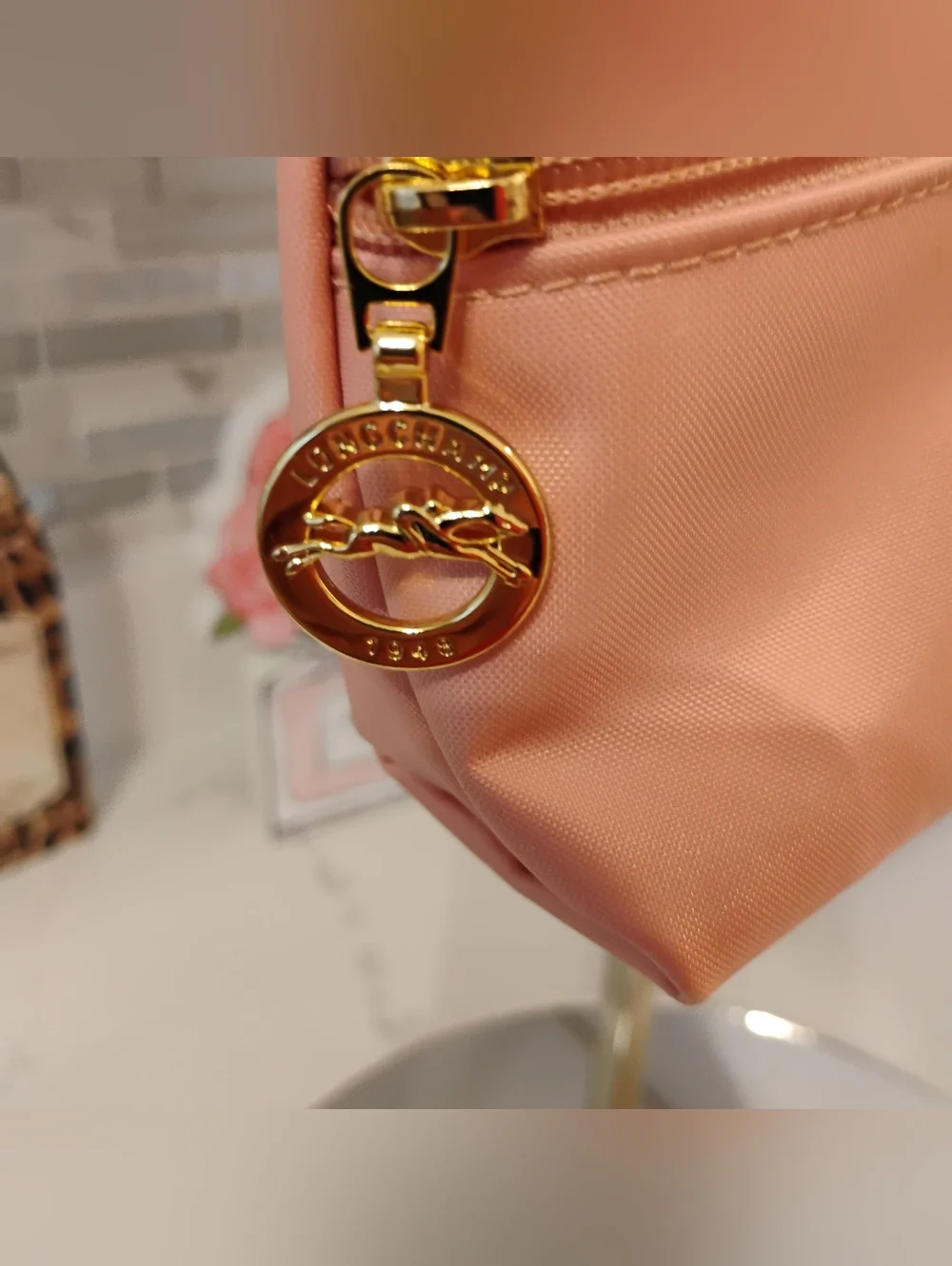LIKE NEW Longchamp Pink Cosmetic Pouch w/ Tan Leather Trim GHW - Picture 2 of 11